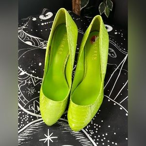PRICE DROP ☠️👻🥰🥰🥰🥰 Ralph  Lauren snake skin look heels